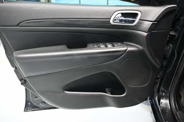 Used 2022 Jeep Grand Cherokee Laredo X image 28