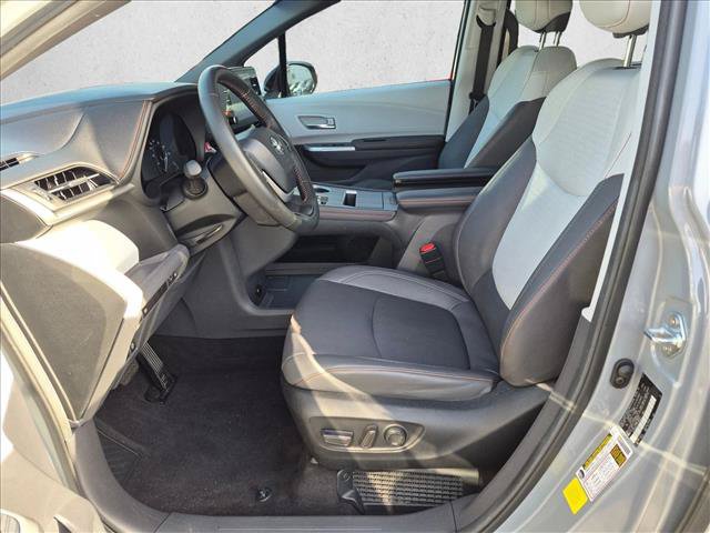 Used 2024 Toyota Sienna XSE FWD image 14