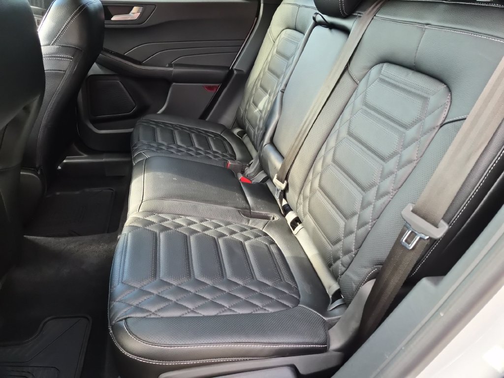 Certified 2023 Ford Escape Platinum w/ Premium Technology Package AWD/4WD image 35