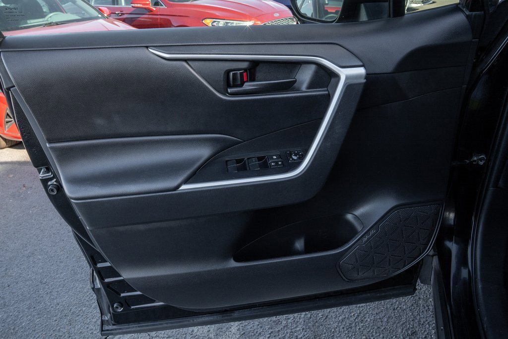 Certified 2022 Toyota RAV4 LE image 10