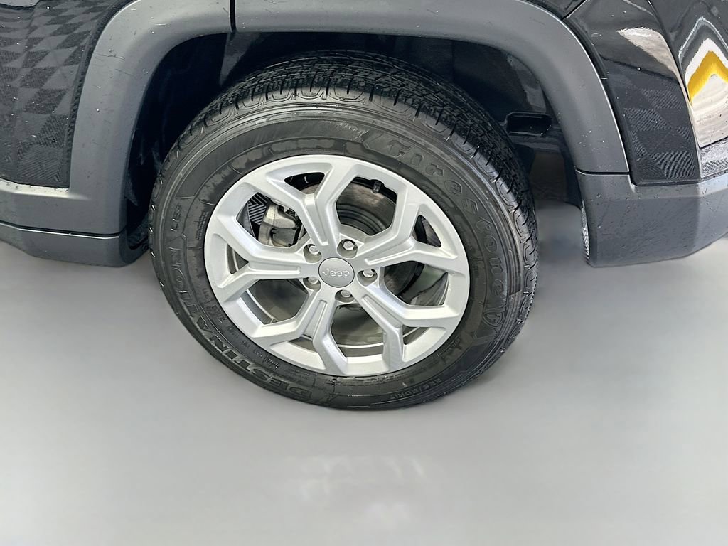 Used 2024 Jeep Compass Sport image 28