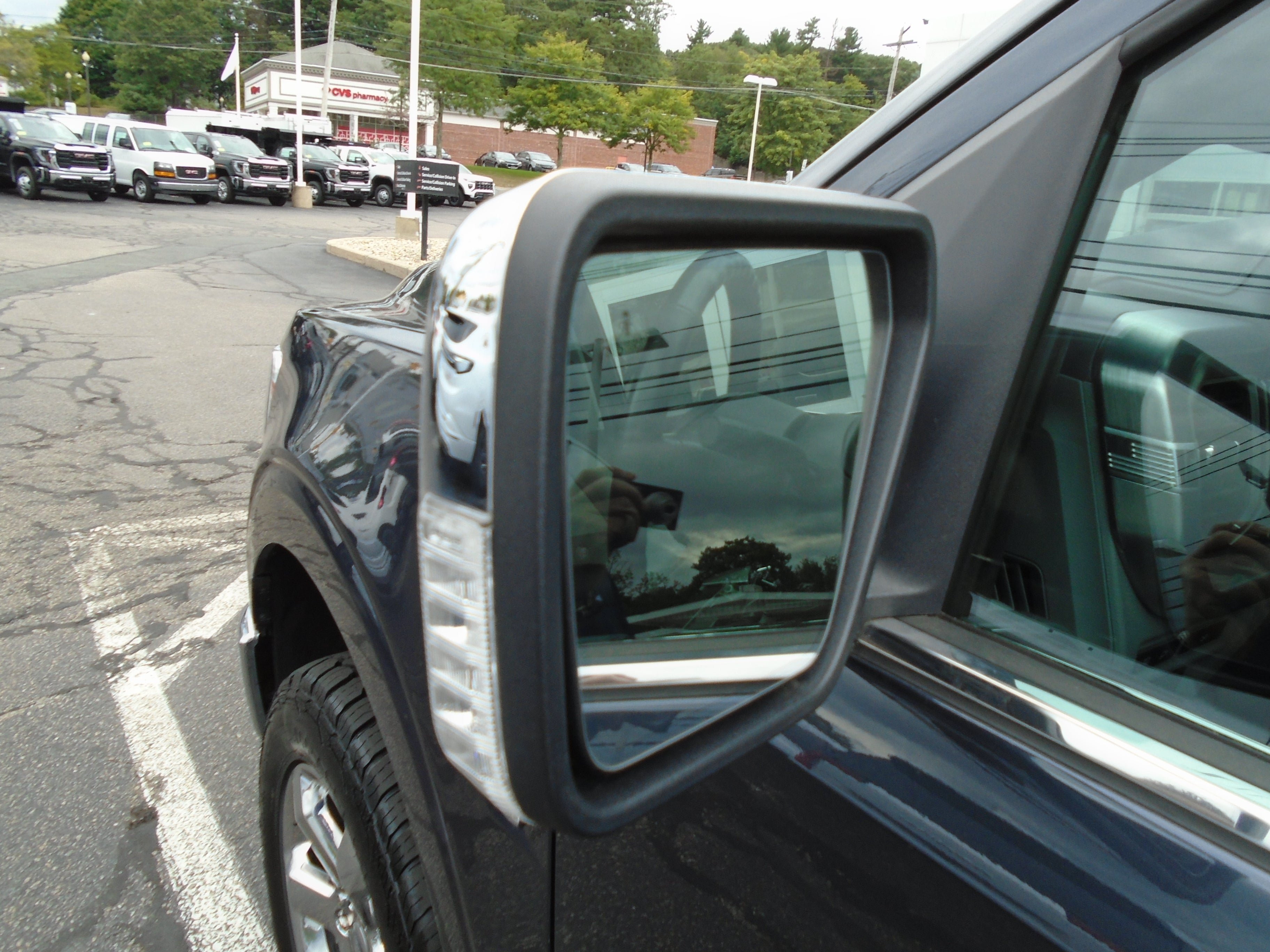 Used 2022 Ford F150 Lariat w/ Equipment Group 502A High AWD/4WD image 19