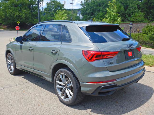 Used 2023 Audi Q3 2.0T Premium w/ Black Optic Sport Package AWD/4WD image 6