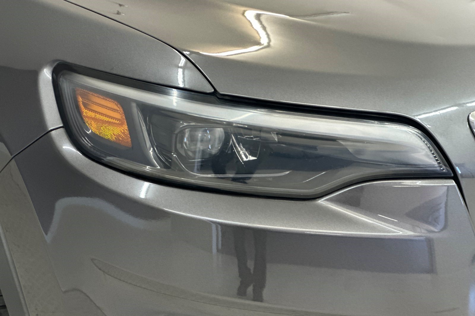 Used 2019 Jeep Cherokee Limited FWD image 12