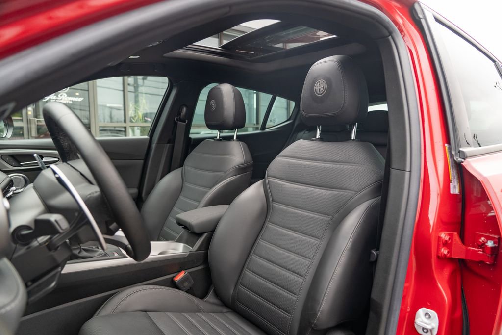 Used 2024 Alfa Romeo Tonale Ti image 13