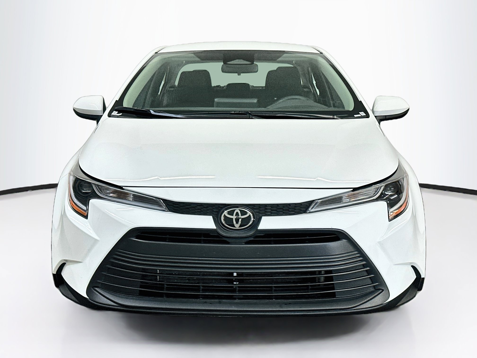 Used 2026 Toyota Corolla LE FWD image 2