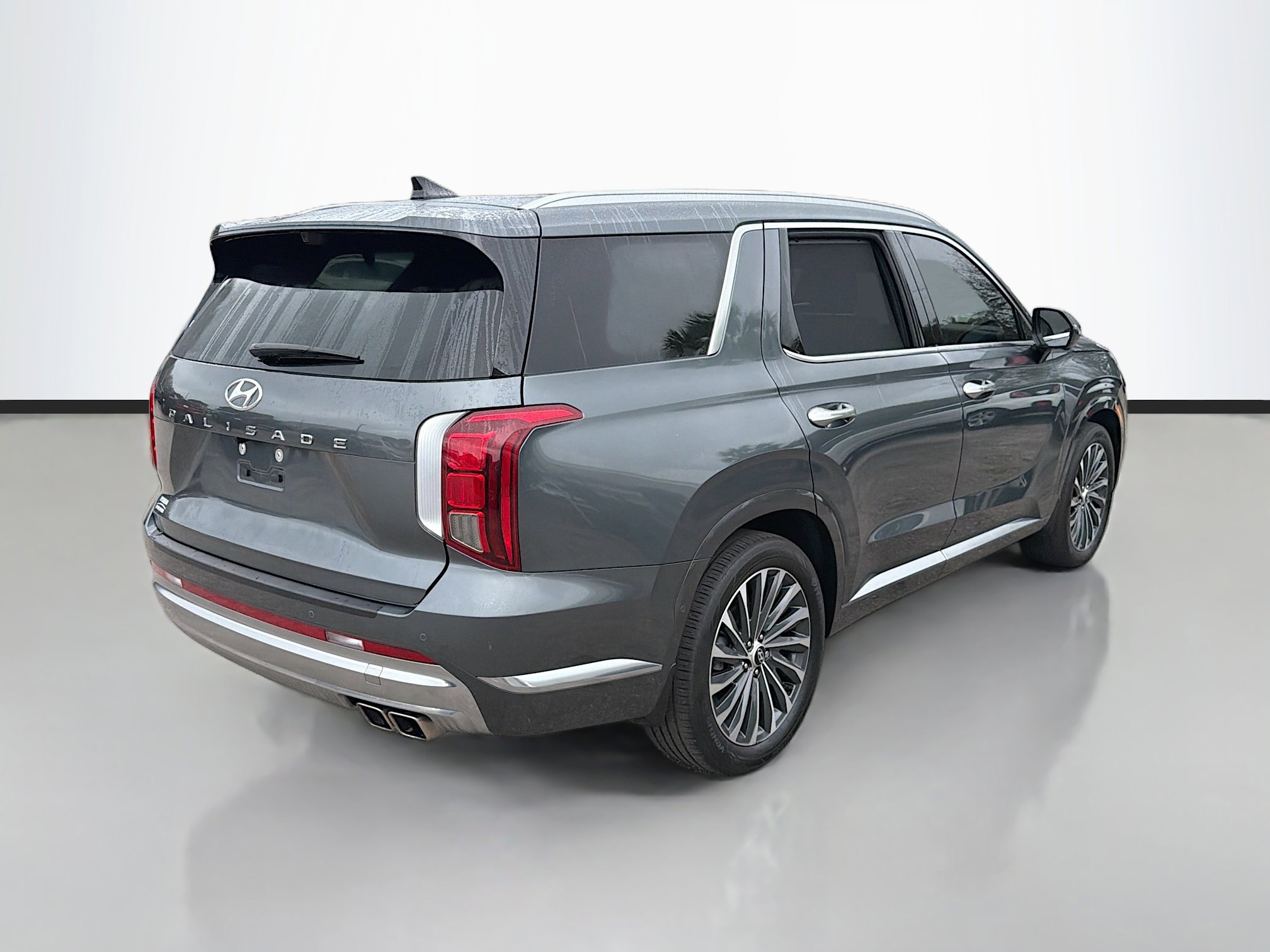 Used 2024 Hyundai Palisade Calligraphy image 3