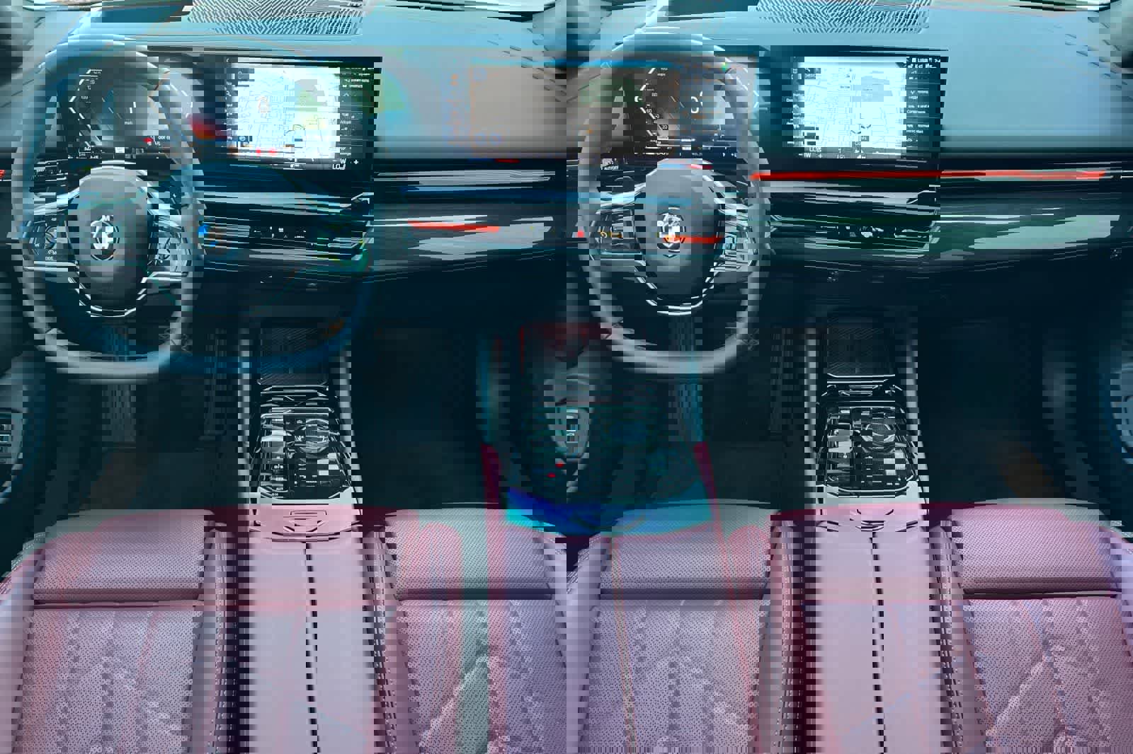 Used 2024 BMW 530i 530i w/ Premium Package image 4