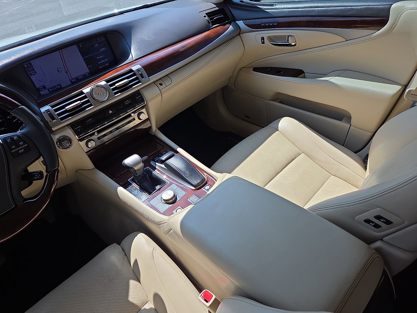 Used 2013 Lexus LS 460 w/ Comfort Pkg RWD image 12