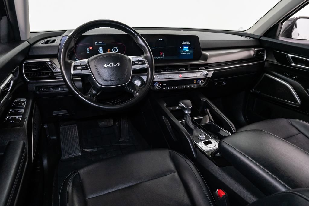 Used 2023 Kia Telluride LX image 6