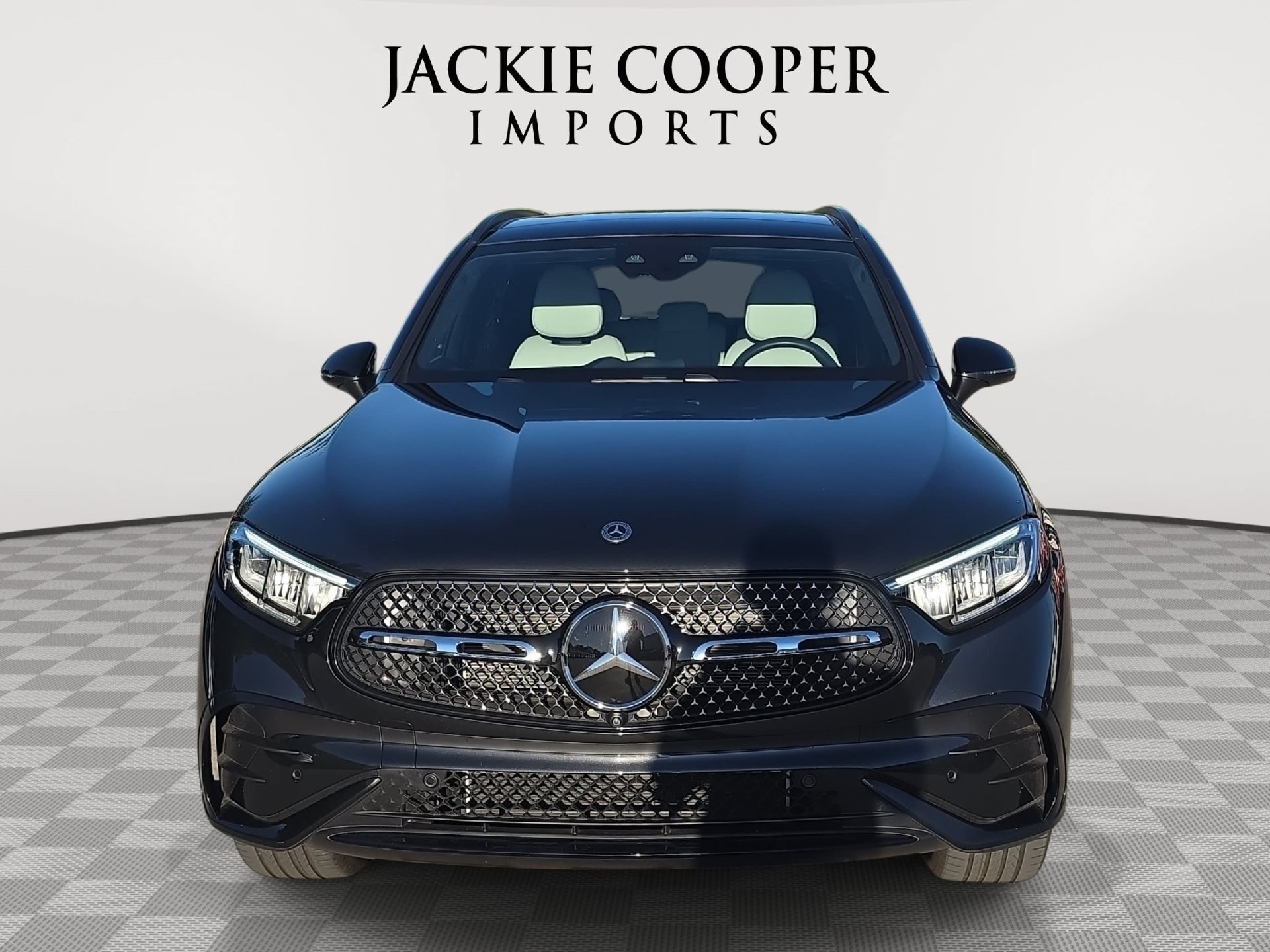 Used 2026 Mercedes-Benz GLC 300 4MATIC image 2