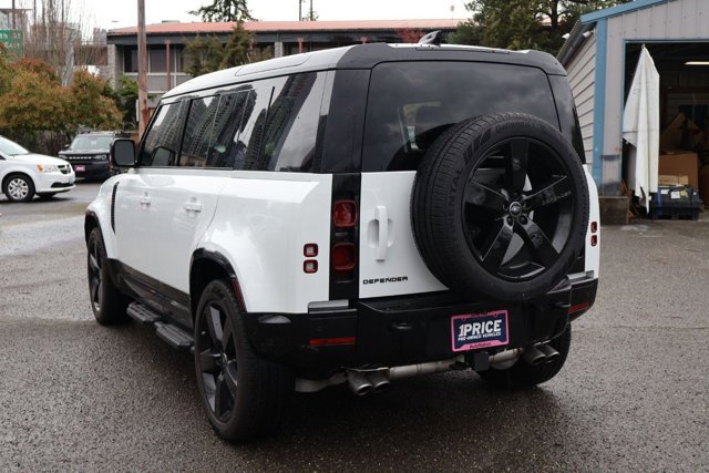 Used 2025 Land Rover Defender 110 X-Dynamic SE image 7