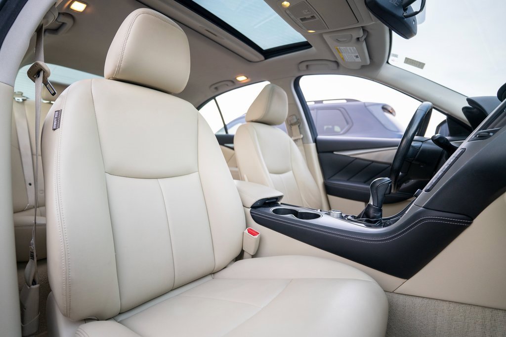 Used 2015 INFINITI Q50 Premium w/ Navigation Package image 17