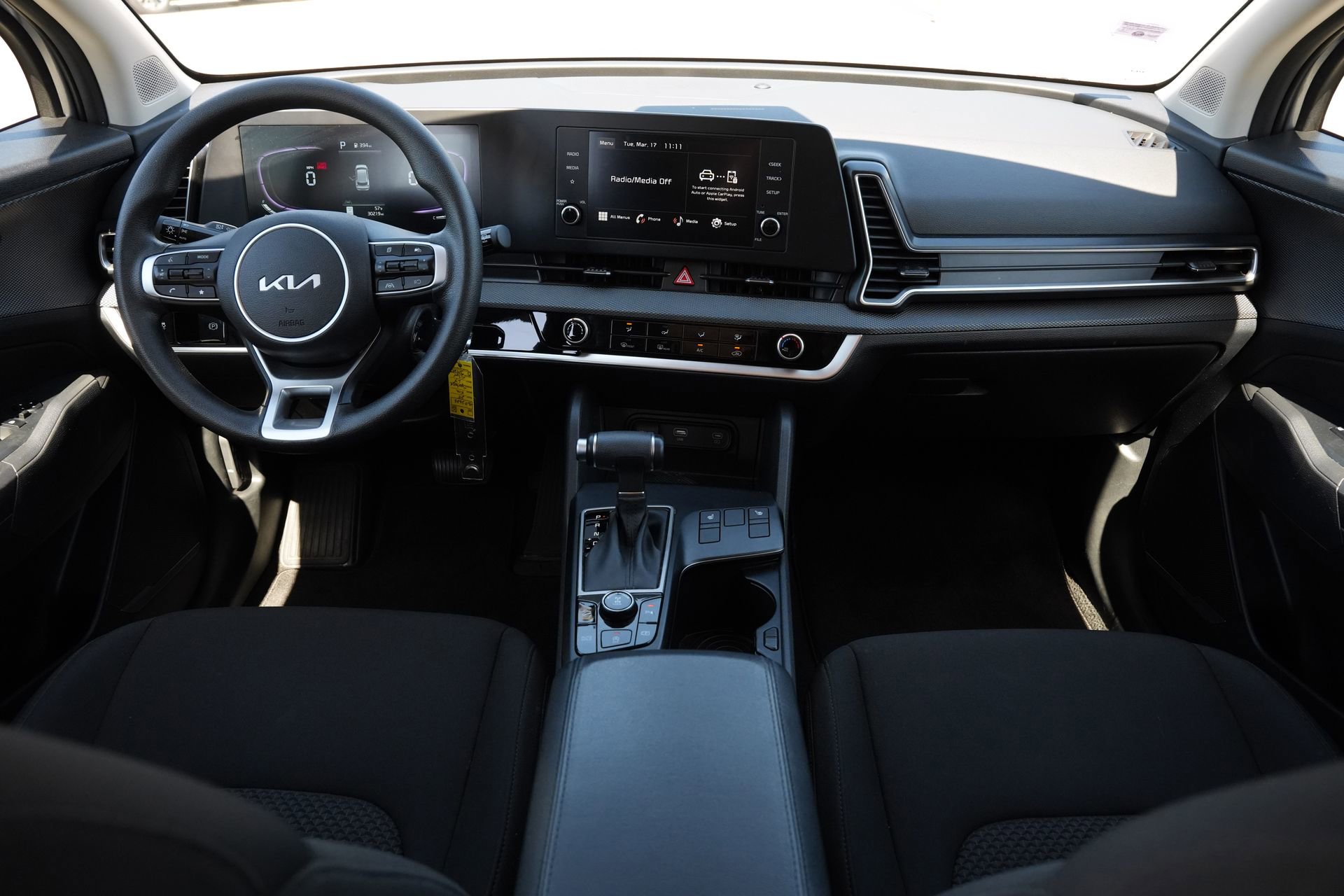 Used 2025 Kia Sportage LX image 7