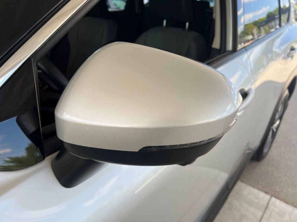 Used 2021 Nissan Rogue SV AWD/4WD image 29