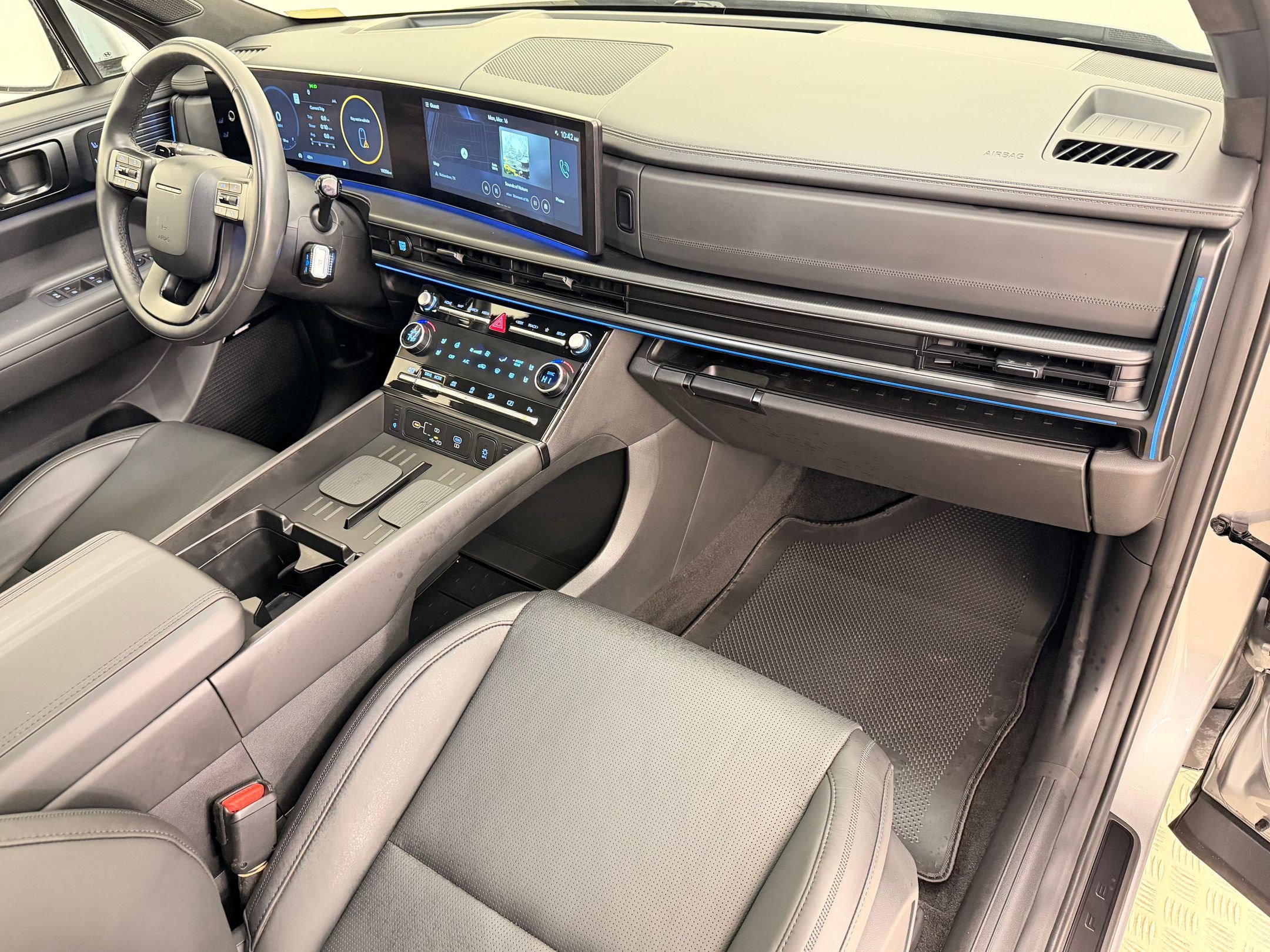 Used 2024 Hyundai Santa Fe Calligraphy image 33