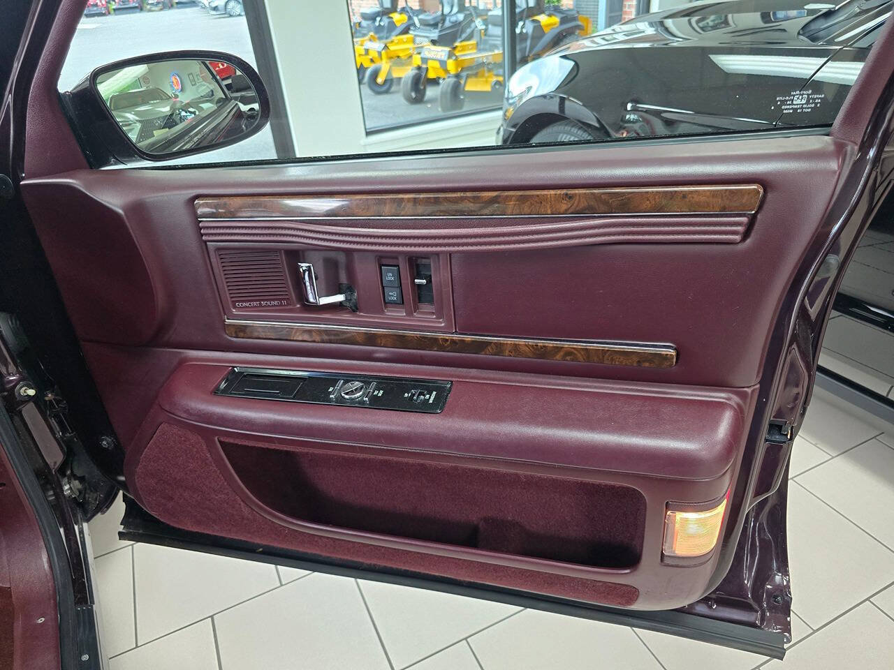 Used 1996 Buick Roadmaster Sedan RWD image 27