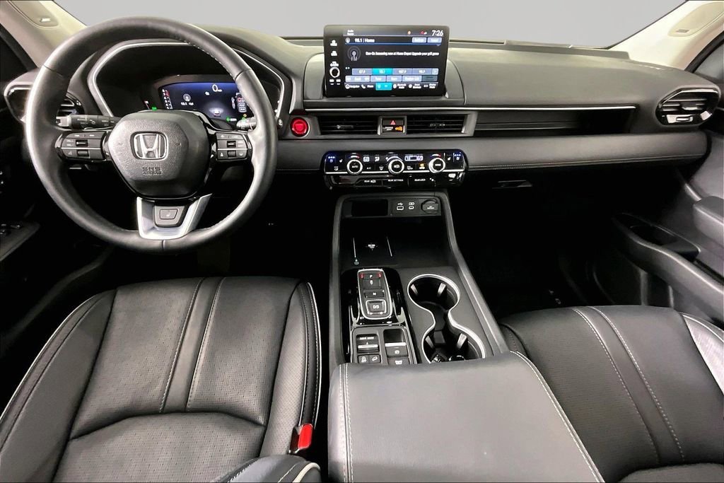Used 2025 Honda Pilot Elite image 7