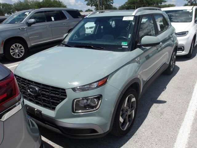 Used 2025 Hyundai Venue SEL FWD image 1