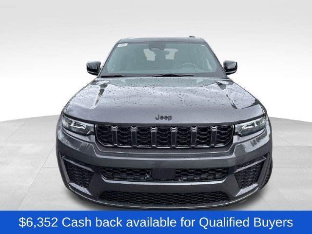 New 2026 Jeep Grand Cherokee Altitude AWD/4WD image 2