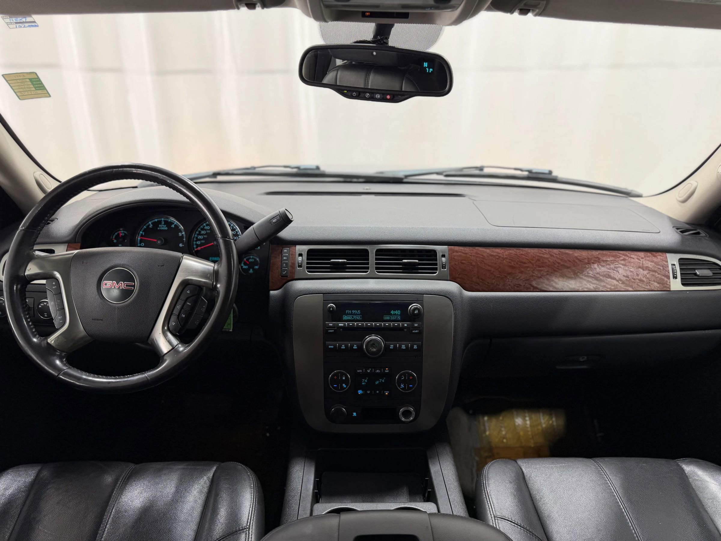 Used 2007 GMC Yukon SLT w/ SLT Preferred Equipment Group AWD/4WD image 18