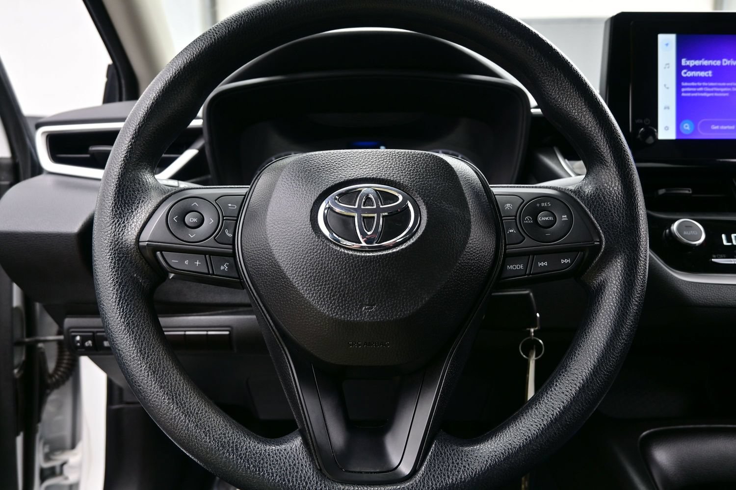 Used 2025 Toyota Corolla LE FWD image 21