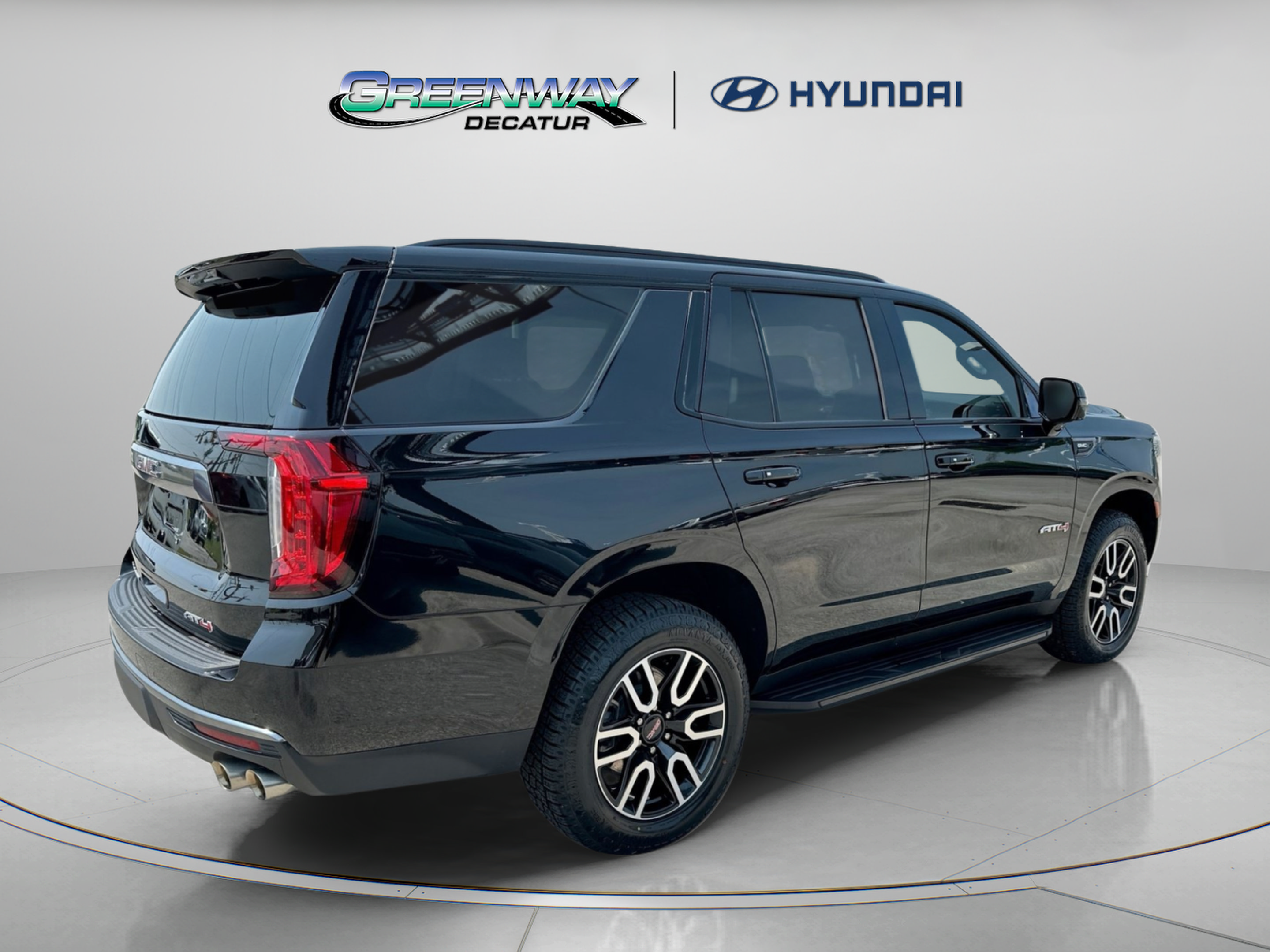 Used 2024 GMC Yukon AT4 w/ Technology Package AWD/4WD image 8