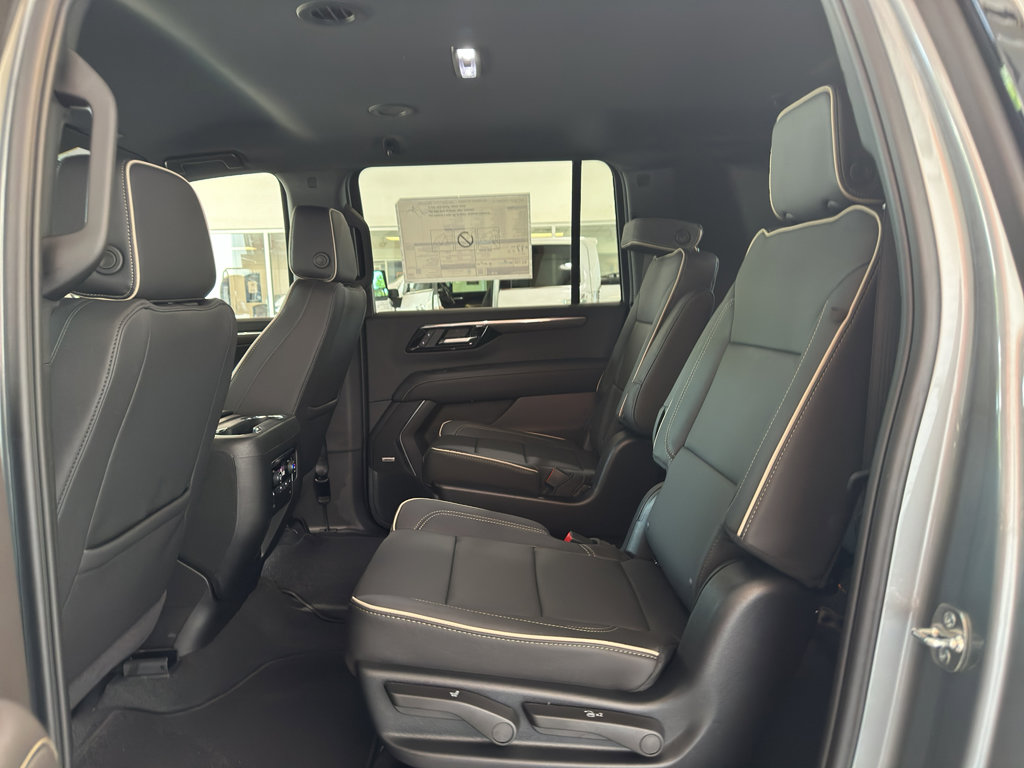 New 2025 Chevrolet Suburban Premier image 6