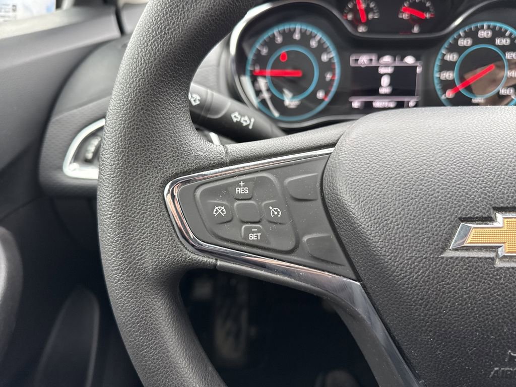 Used 2018 Chevrolet Cruze LT w/ Convenience Package FWD image 18