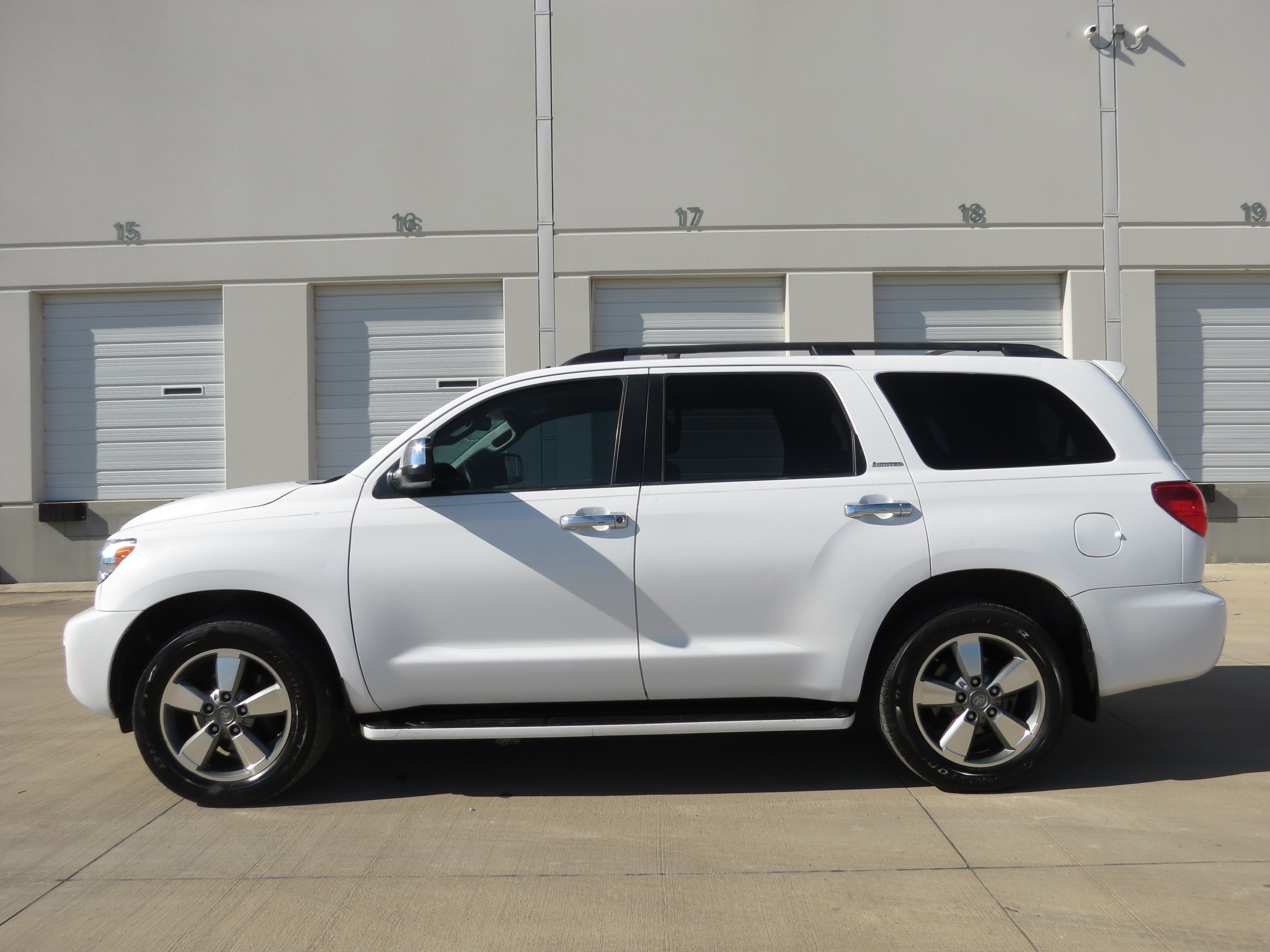 Used 2008 Toyota Sequoia Limited RWD image 5