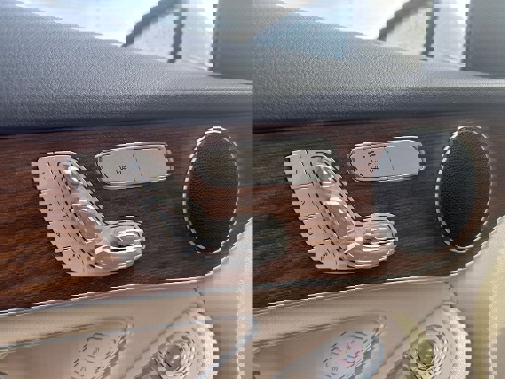 Used 2022 Mercedes-Benz GLC 300 4MATIC image 12