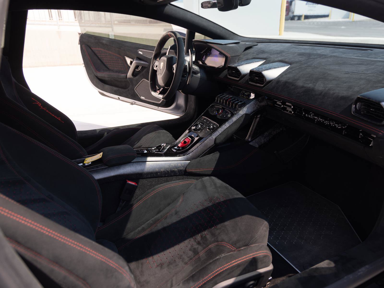 Used 2018 Lamborghini Huracan AWD/4WD image 51