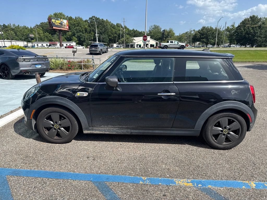 Used 2021 MINI Cooper SE w/ 6.5" Touchscreen Package FWD image 3