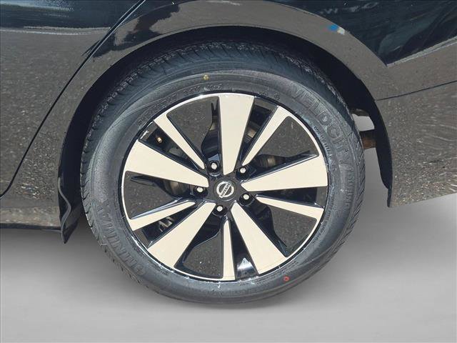 Used 2022 Nissan Altima 2.5 SV FWD image 14