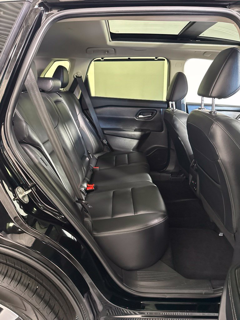 Used 2024 Nissan Rogue SL AWD/4WD image 18
