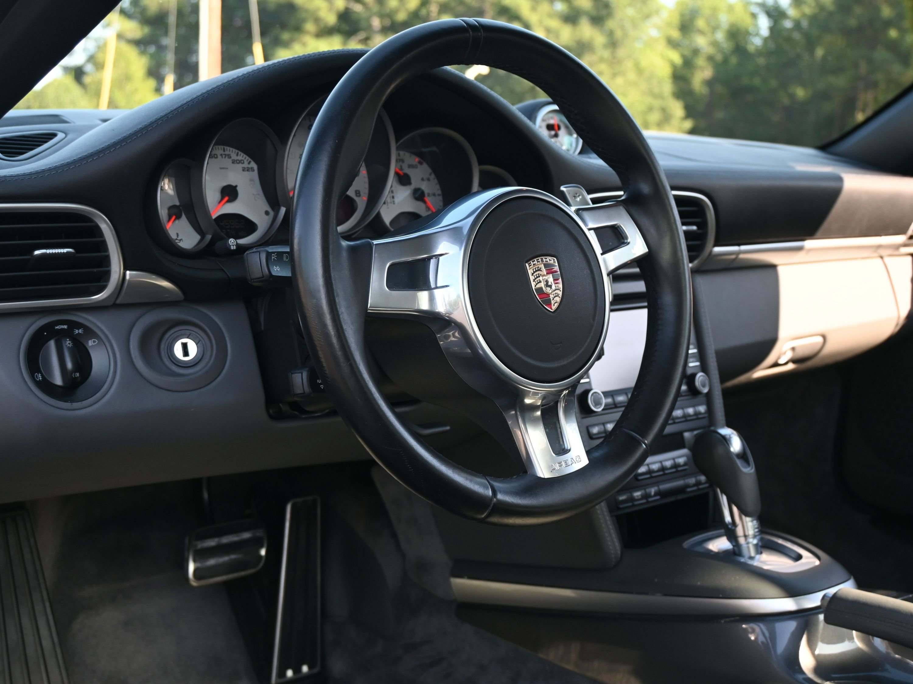 Used 2011 Porsche 911 Turbo S image 5