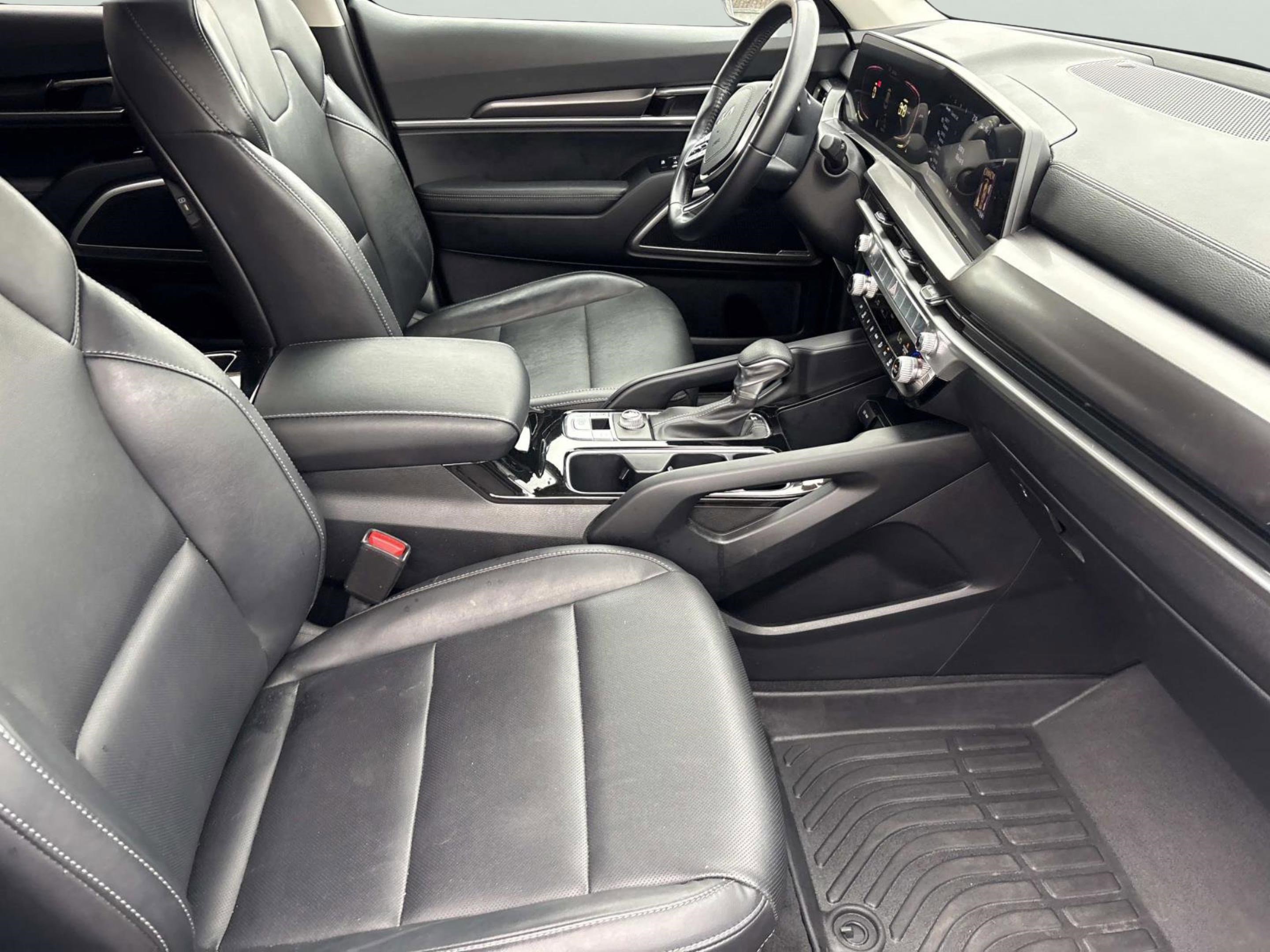 Used 2023 Kia Telluride LX image 23