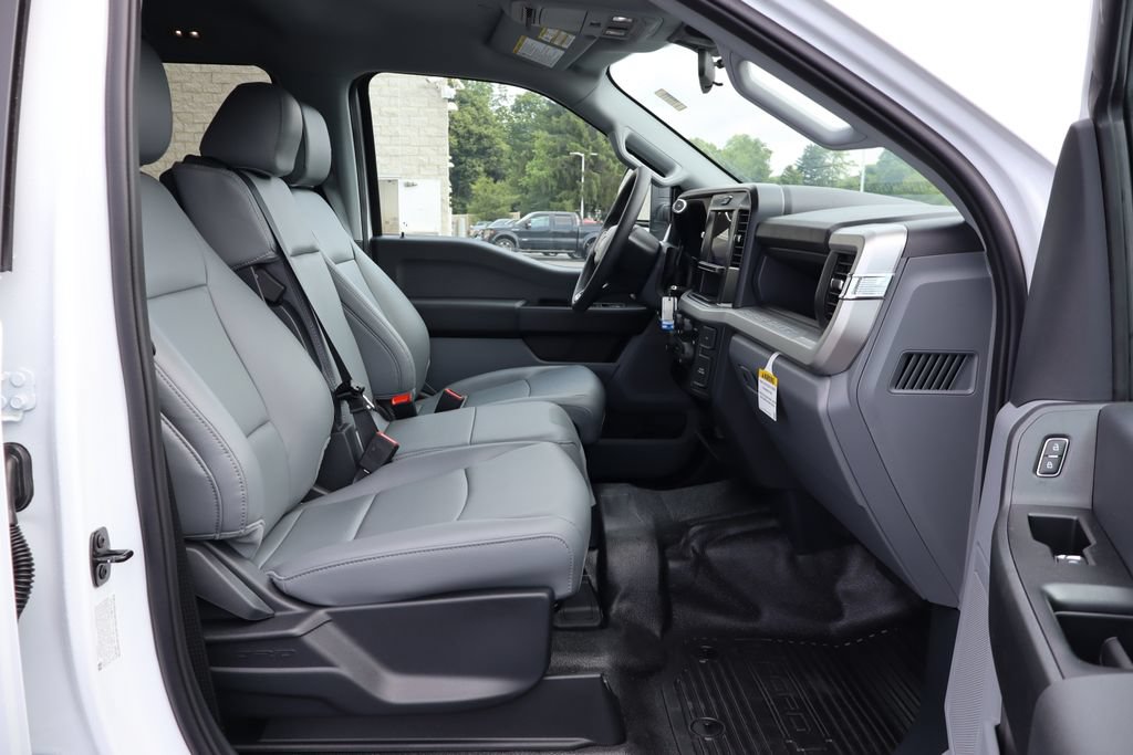 Used 2025 Ford F550 4x4 Crew Cab Super Duty image 30