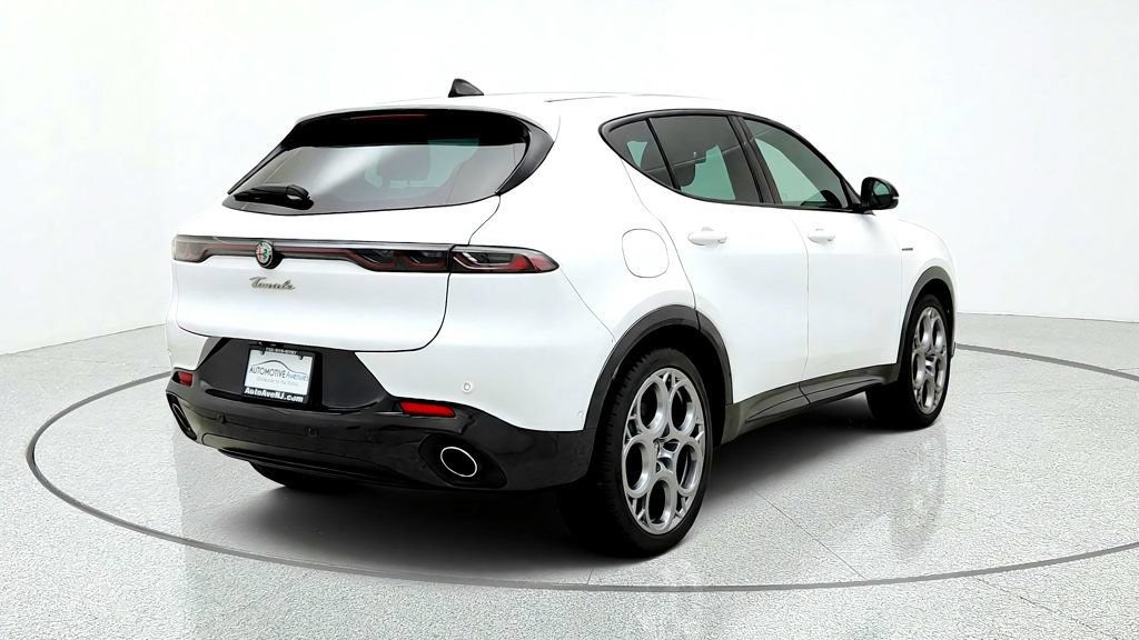 Used 2024 Alfa Romeo Tonale Veloce w/ Active Assist Package AWD/4WD image 5