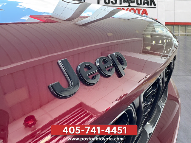 Used 2025 Jeep Grand Cherokee Limited w/ Black Appearance Package AWD/4WD image 48