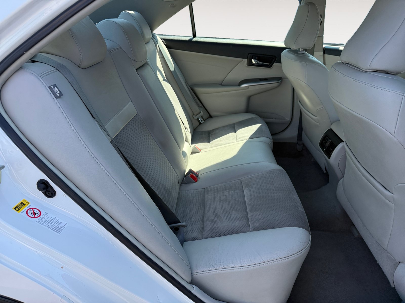 Used 2014 Toyota Camry XLE w/ Leather Package FWD image 18