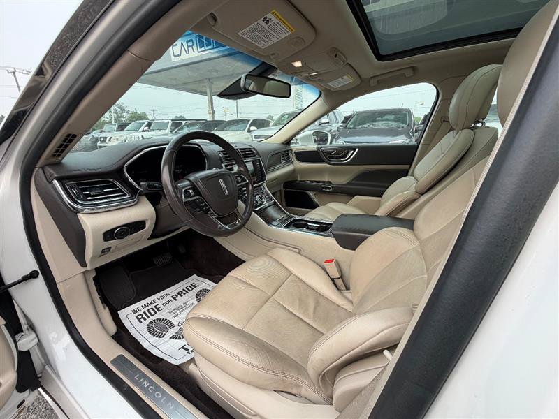 Used 2018 Lincoln Continental Select w/ Continental Climate Package AWD/4WD image 19