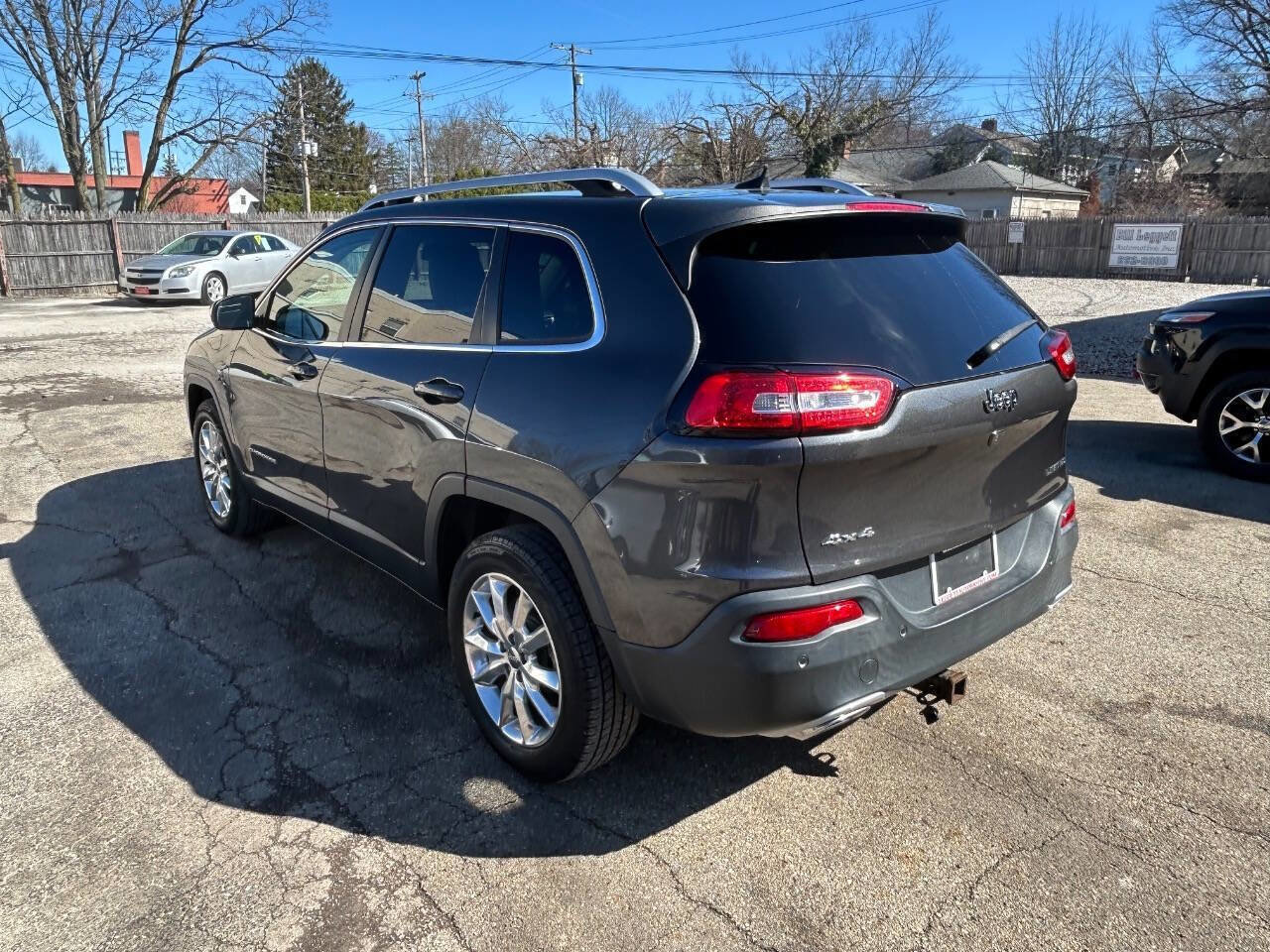 Used 2016 Jeep Cherokee Limited image 10