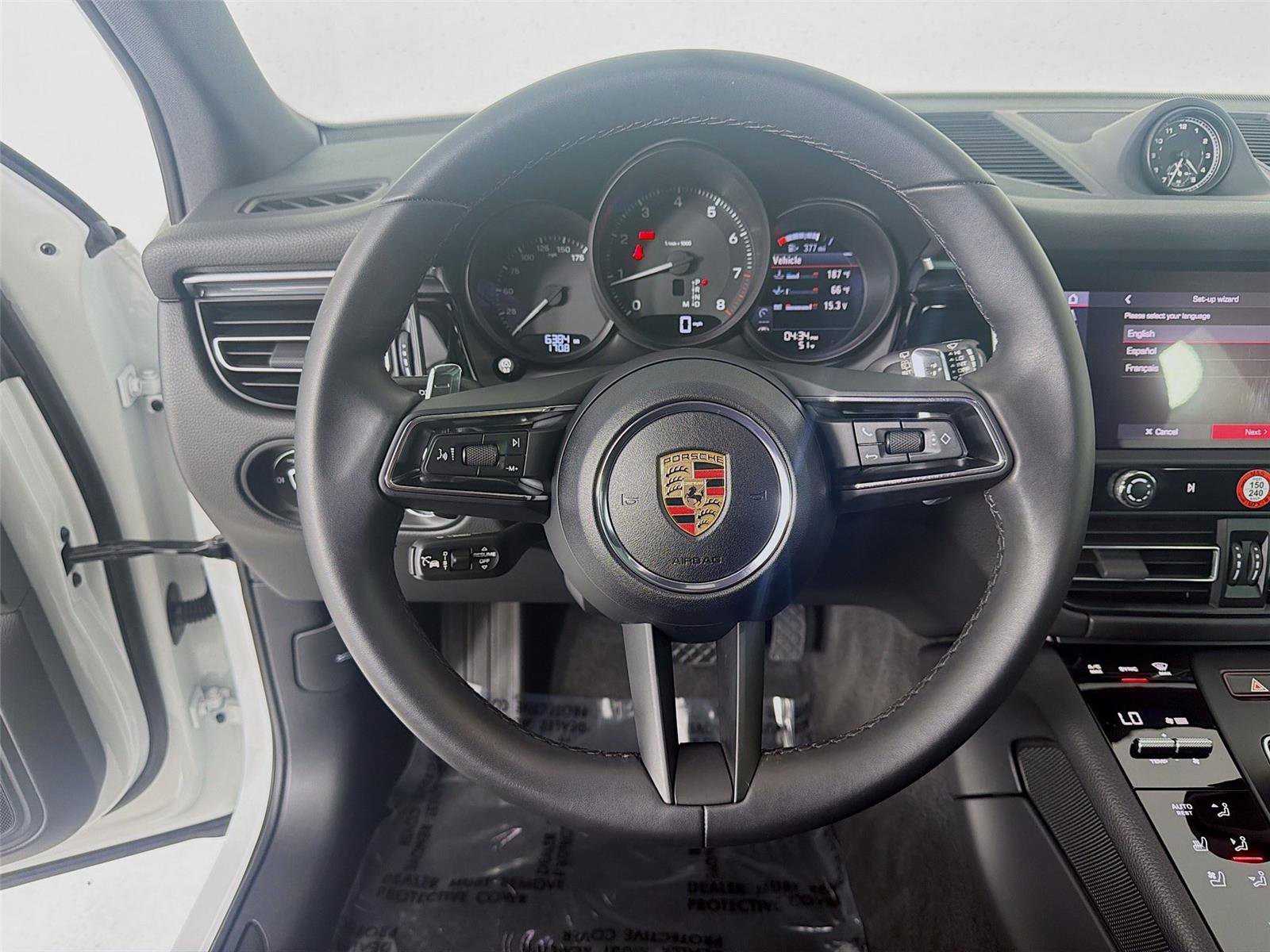 Certified 2025 Porsche Macan image 12