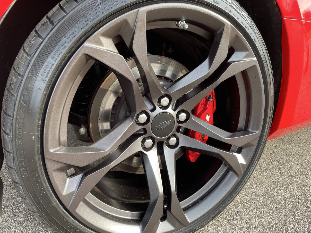 Used 2018 Chevrolet Camaro SS RWD image 15