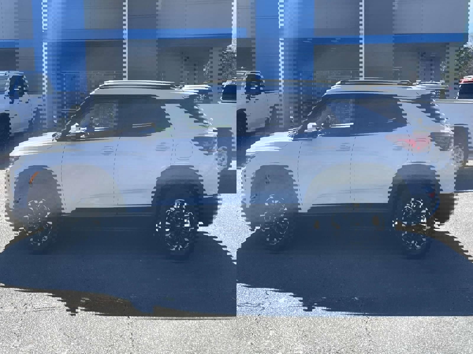 Used 2023 Chevrolet TrailBlazer LT w/ Convenience Package image 6