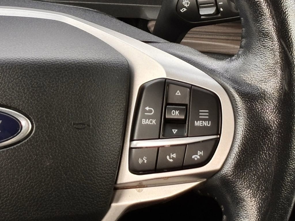 Used 2021 Ford Explorer Limited w/ Equipment Group 301A AWD/4WD image 11