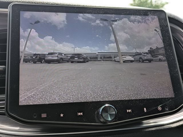 Used 2017 Dodge Challenger SXT RWD image 19