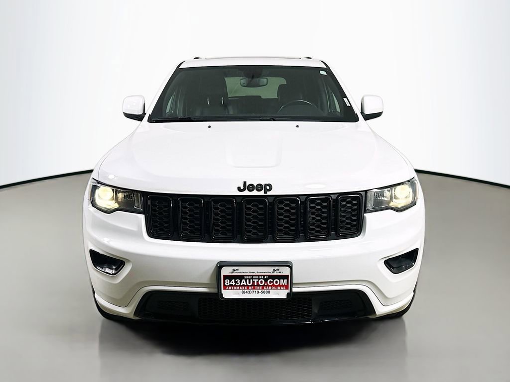 Used 2020 Jeep Grand Cherokee Altitude AWD/4WD image 2