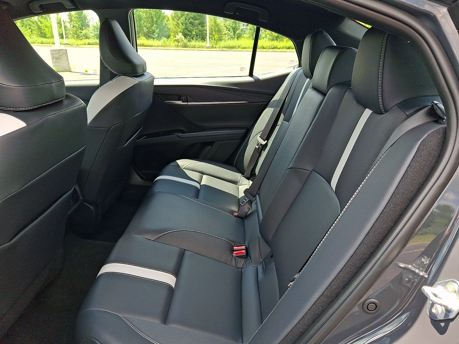 Used 2026 Toyota Camry SE FWD image 10